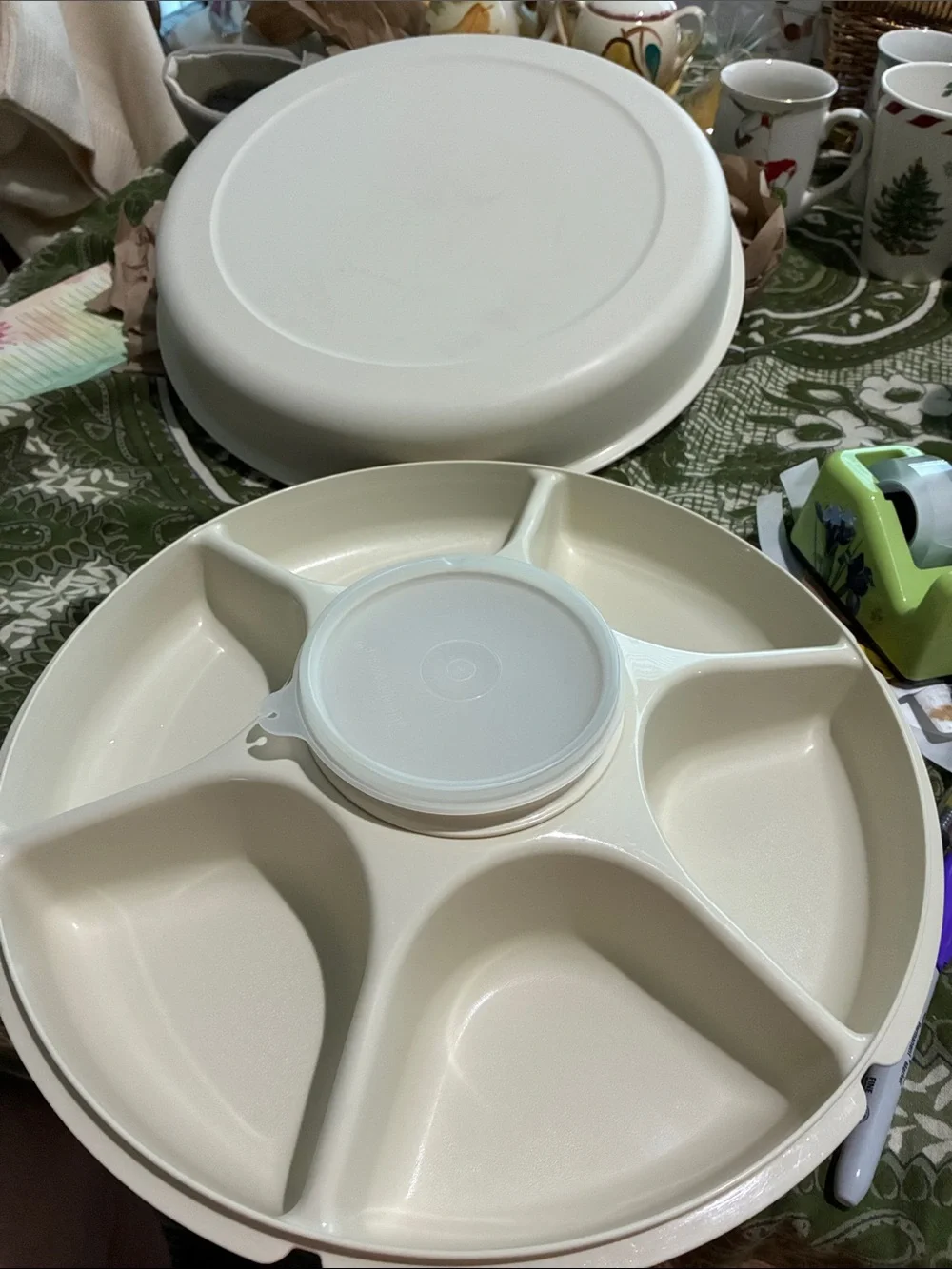1980s Tupperware “Serving Set” is in new condition. Never used!  Almond Color.